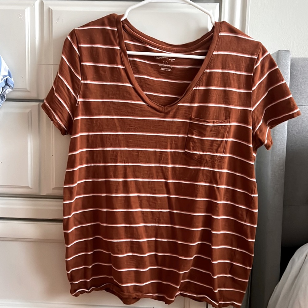 Universal Thread Size M- Rust with white stripes v-neck t-shirt.